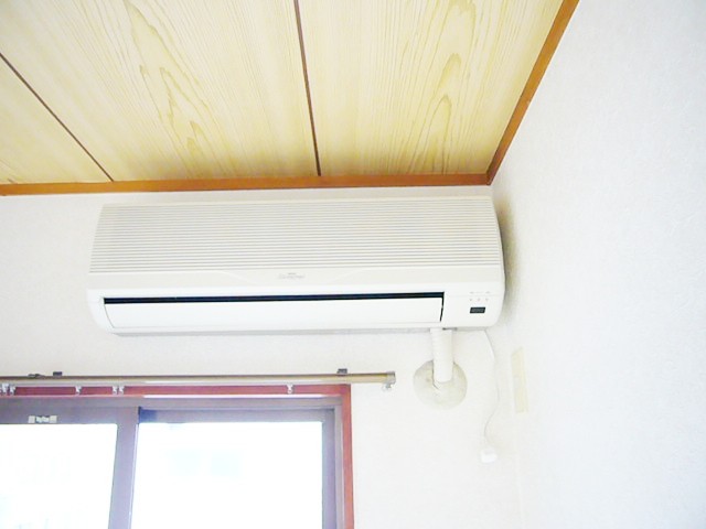 Other Equipment. Air conditioning comes with 1 groups.