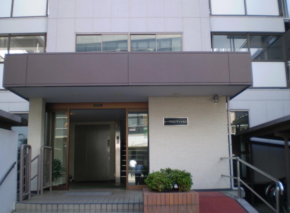 Entrance. Common areas