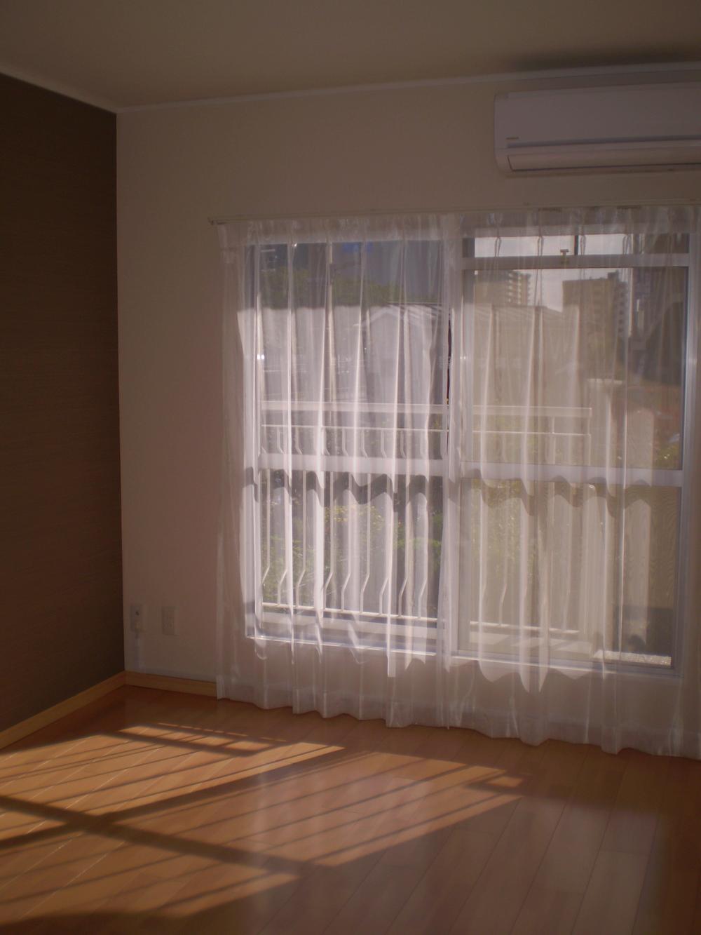 Non-living room. Indoor (10 May 2013) Shooting