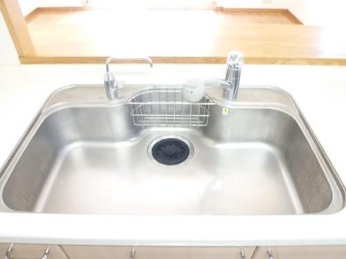 Kitchen. Indoor (10 May 2013) Shooting