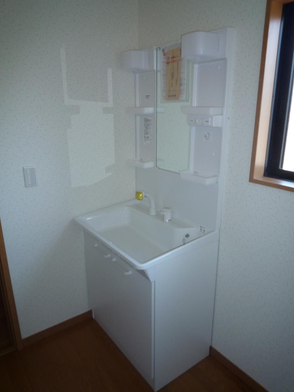 Wash basin, toilet. Indoor (11 May 2013) Shooting