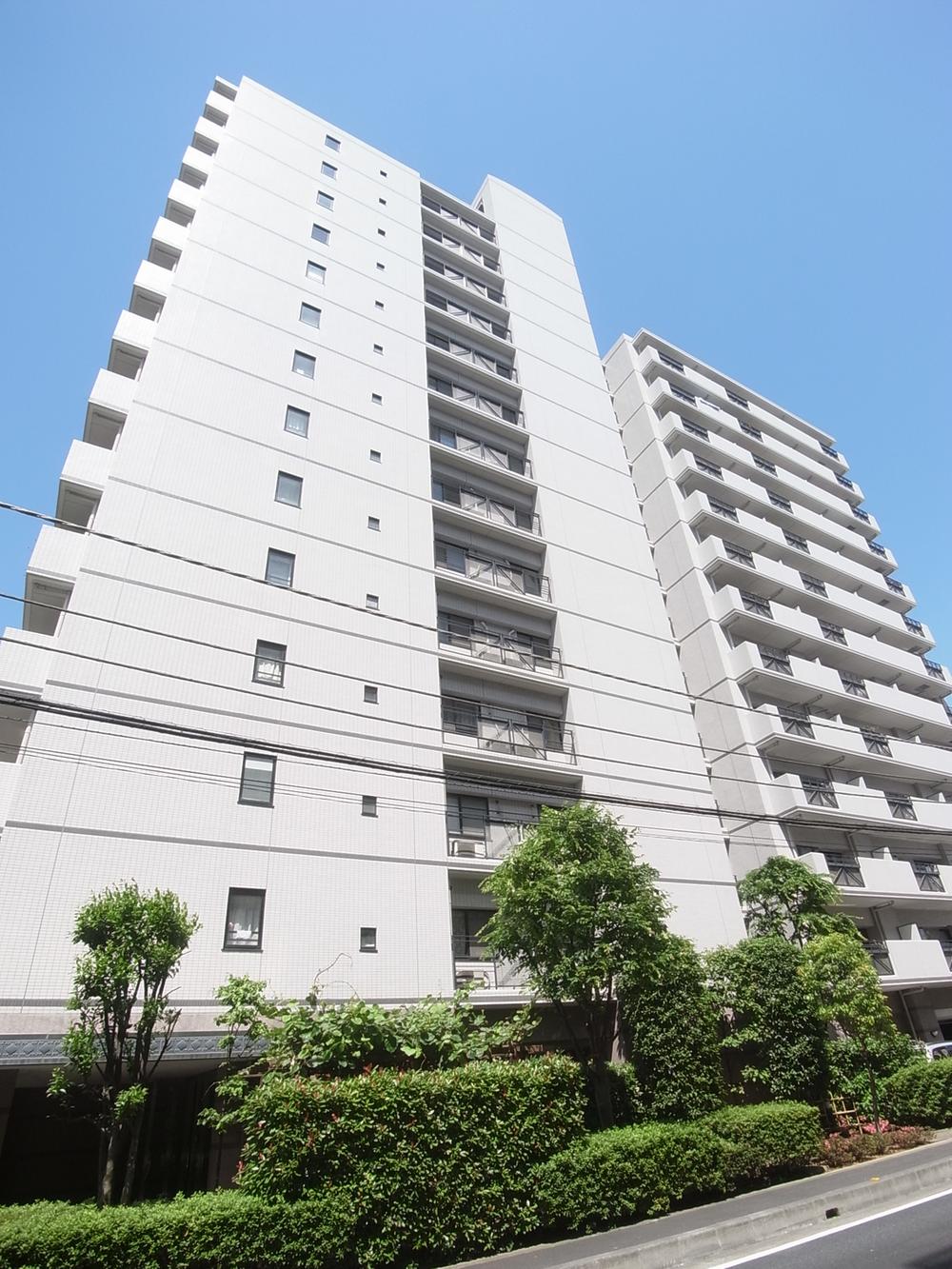 Local appearance photo. Mansion east exterior photos (January 2014) Shooting