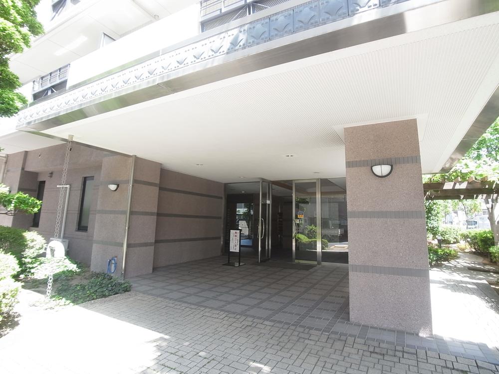 Entrance. Mansion Entrance Photos