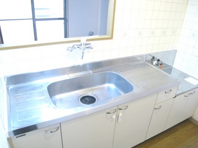 Kitchen. ◆ Also happily cooking spacious kitchen ◆