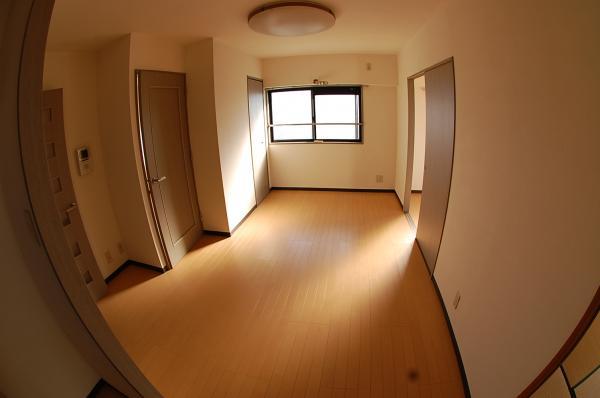 Living. LDK about 10 Pledge