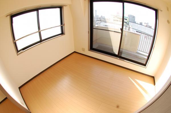 Non-living room. Western-style 5 Pledge