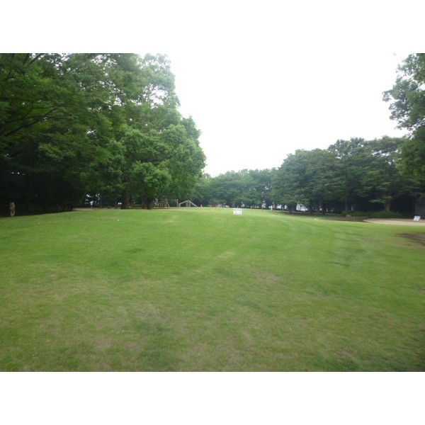 park. Totsuka 657m to green third (park)