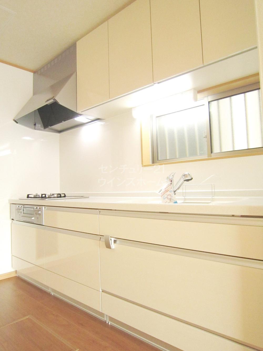 Kitchen. Kitchen (12 May 2013) the shooting sliding storage type as the standard specification amount of storage and ease of use, Kitchen stuck to the ease of care ☆