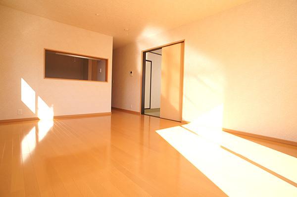 Living. 1 Building