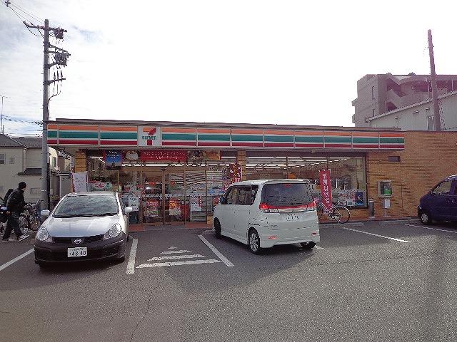 Convenience store. seven Eleven