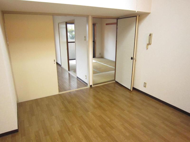 Living and room