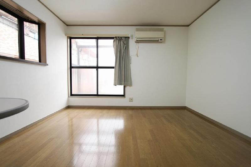 Other room space. Not enough of the length of the curtain is removed ・ ・ ・