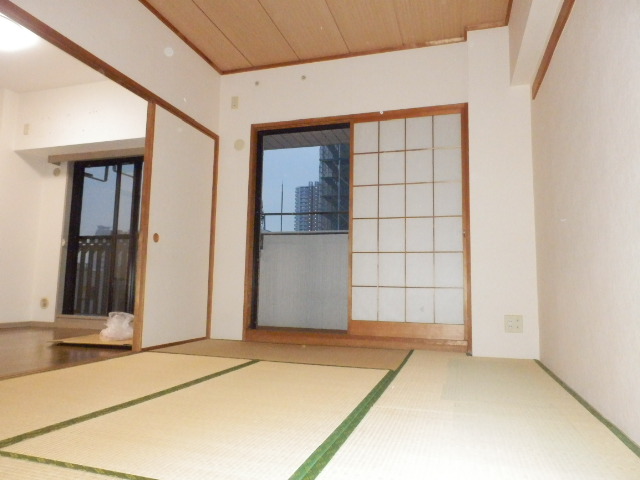Living and room