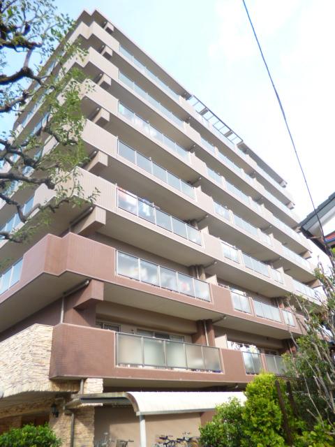 Local appearance photo. Local (10 May 2013) Shooting