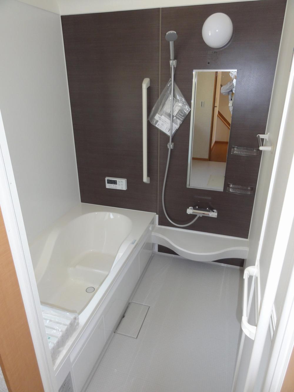 Bathroom. Indoor (11 May 2013) Shooting 1 pyeong type. Please loose fitting bathing stretched a foot.