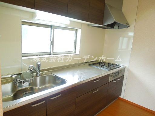 Kitchen. An 8-minute walk station ・ You can popular neatly organized friendly house immediately your tour in a good location household two Zento car space in this location is with charm Moreover day boast solar power system
