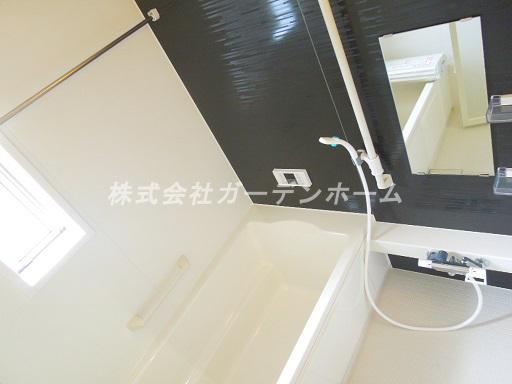 Bathroom. An 8-minute walk station ・ You can popular neatly organized friendly house immediately your tour in a good location household two Zento car space in this location is with charm Moreover day boast solar power system