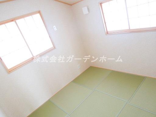 Other introspection. An 8-minute walk station ・ You can popular neatly organized friendly house immediately your tour in a good location household two Zento car space in this location is with charm Moreover day boast solar power system