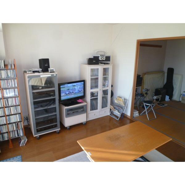 Living. Sunny. In winter day is not need heating!