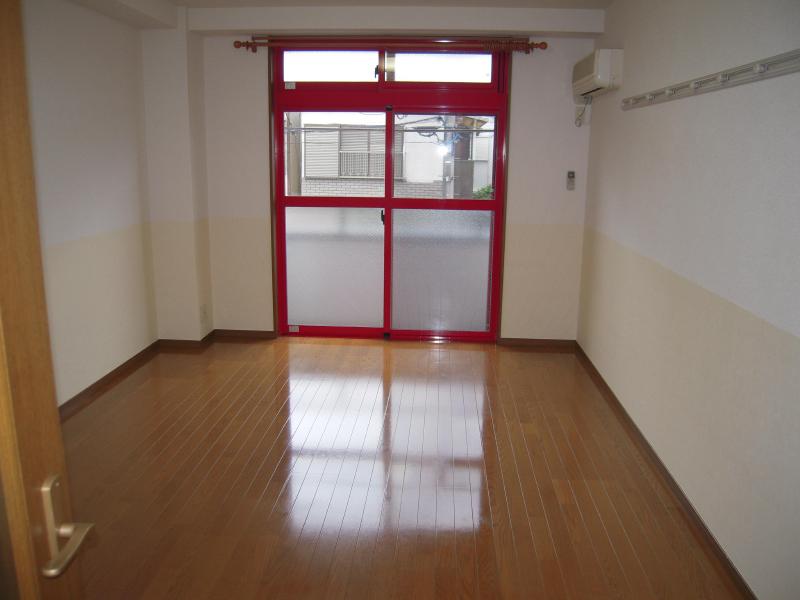 Living and room