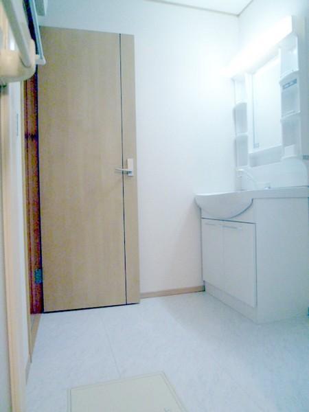 Wash basin, toilet