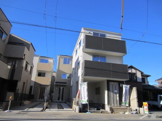 Local appearance photo. Newly built condominiums, I was born all three House!