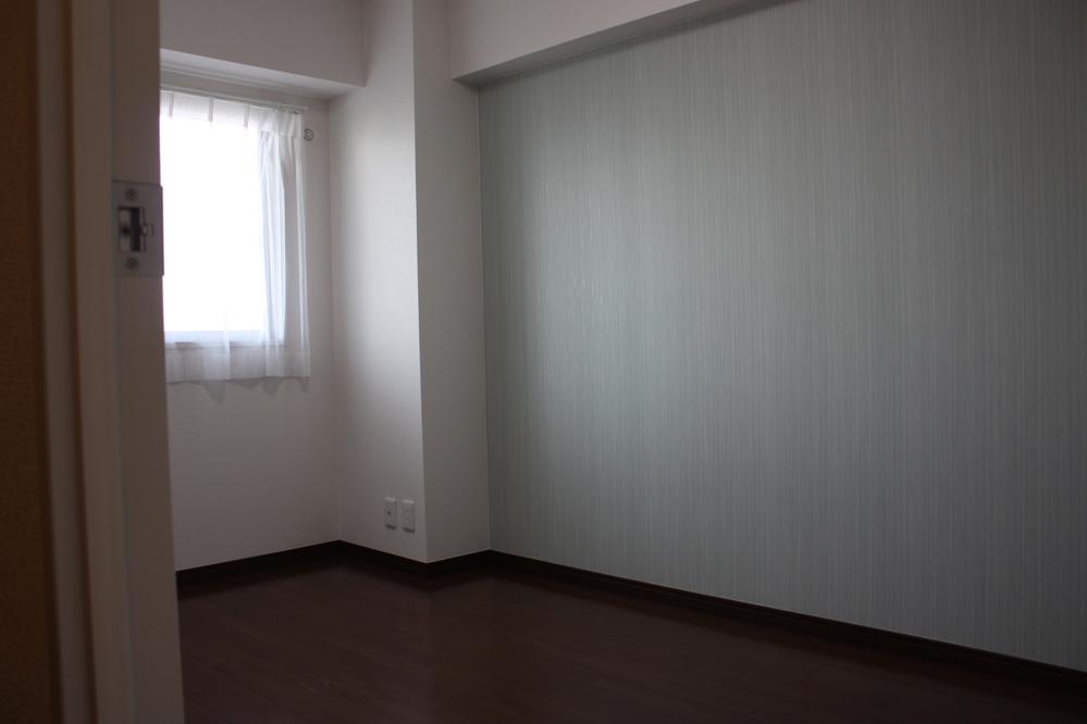 Non-living room. Indoor (11 May 2013) Shooting