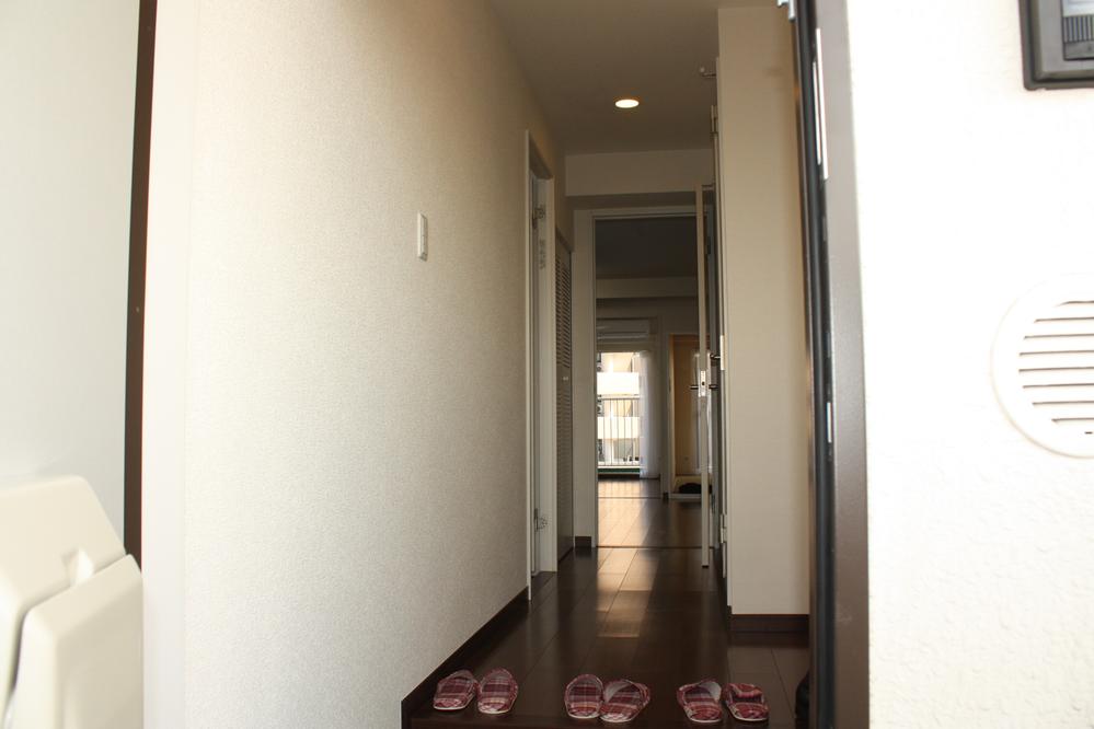 Entrance. Local (11 May 2013) Shooting