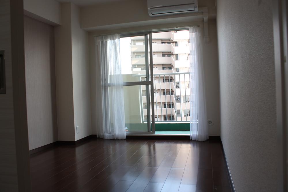 Non-living room. Indoor (11 May 2013) Shooting