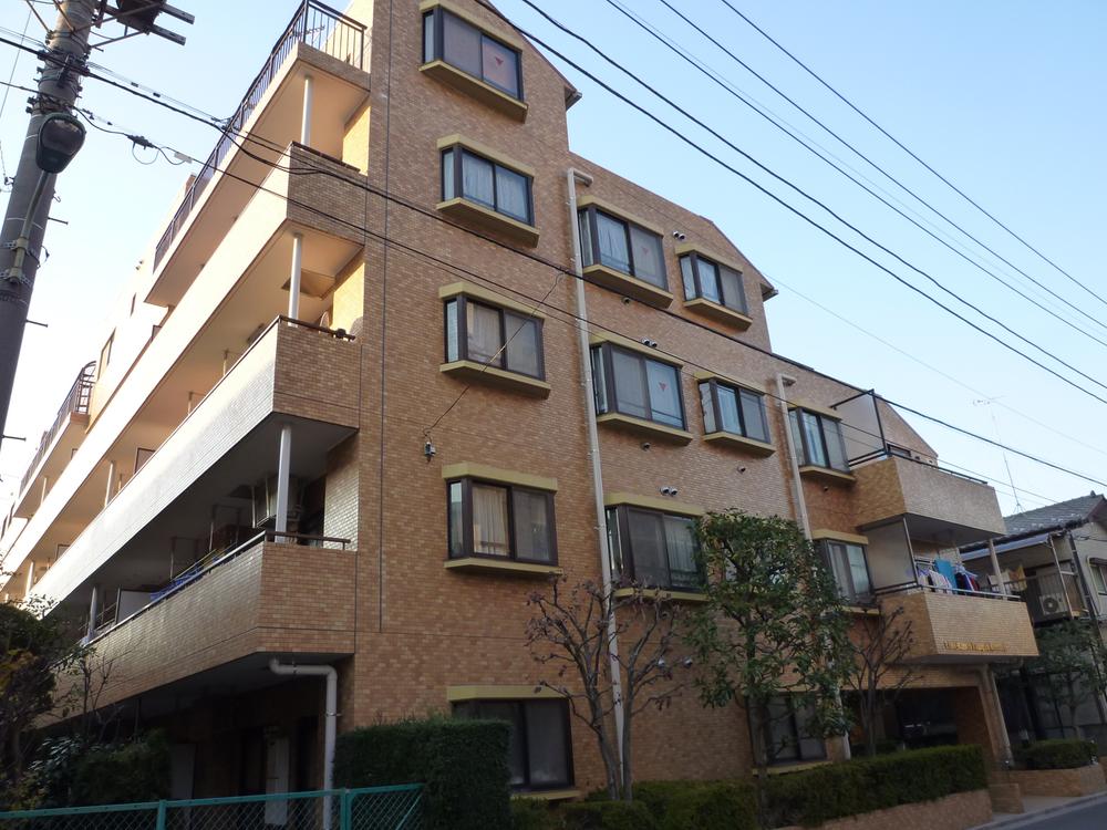 Local appearance photo. Local (12 May 2013) Shooting