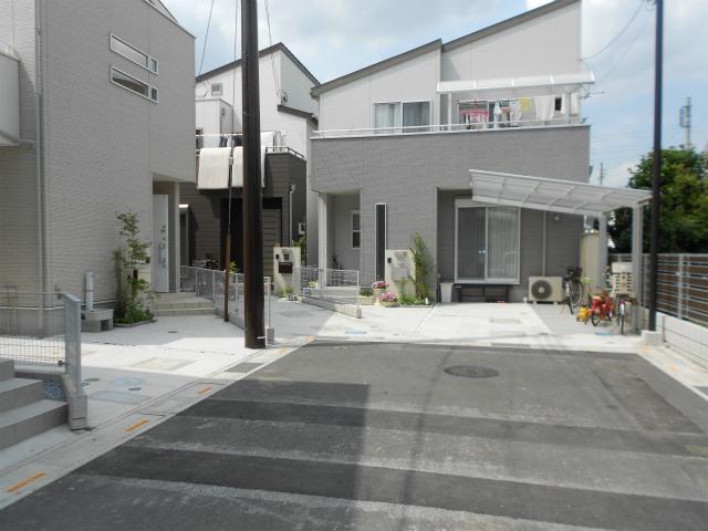 Local photos, including front road. Local (January 2014) Shooting