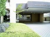 Entrance. Common areas