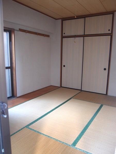 Non-living room.  [About 6.0 tatami Japanese-style room] 2013 November shooting