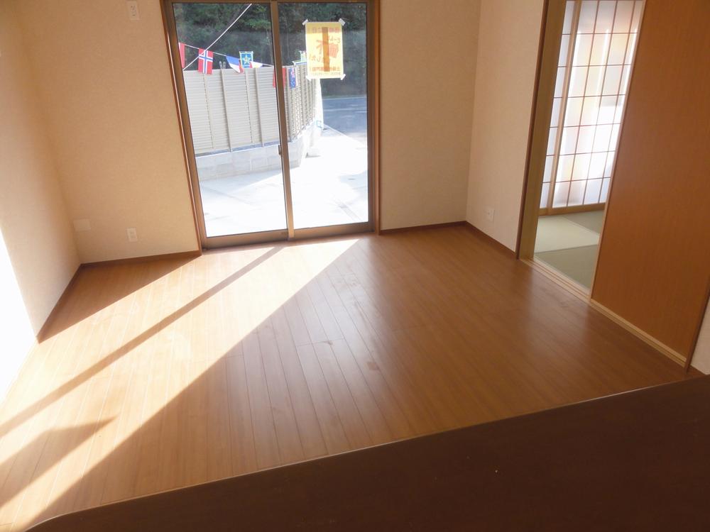 Living. Indoor (12 May 2013) Shooting South-facing bright LDK15 Pledge Face-to-face kitchen