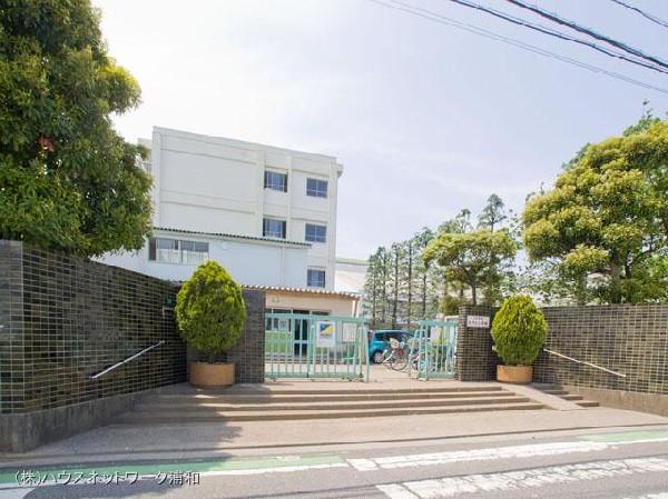 Primary school. Kawaguchi Tatsushiba central elementary school to 350m