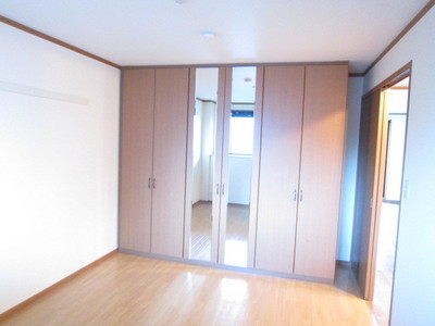 Receipt. Fashionable closet with a large mirror