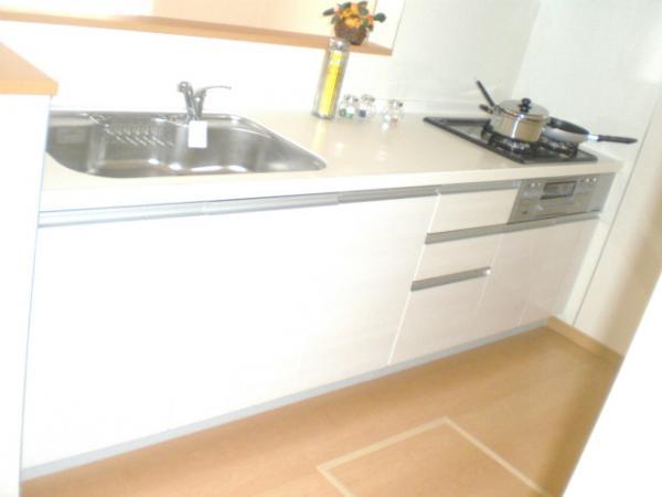 Kitchen. Furniture that is reflected in the photograph ・ Small parts are not included in the sale. 