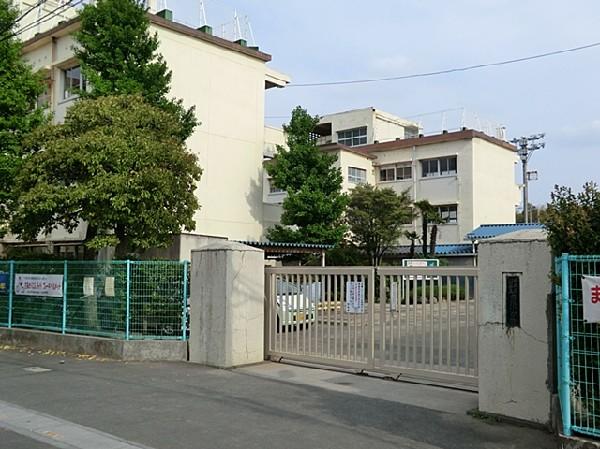 Primary school. 400m to Maekawa elementary school