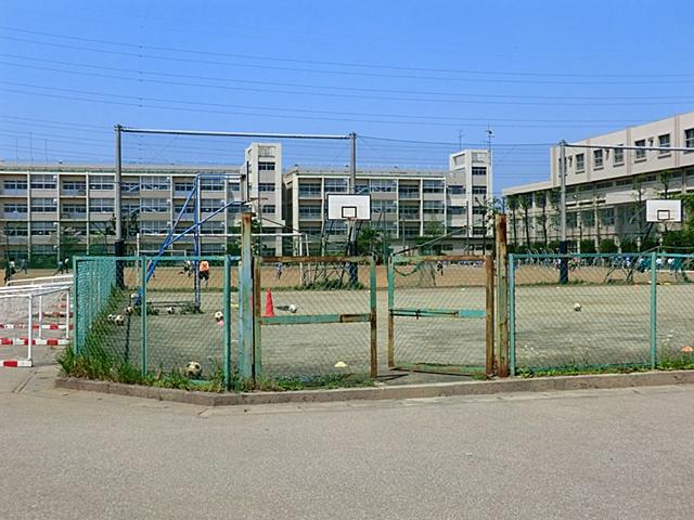 Junior high school. Kawaguchi Municipal Shibahigashi junior high school up to 264m Shibahigashi 264m part slowed by a 4-minute walk of safely in activities to junior high school