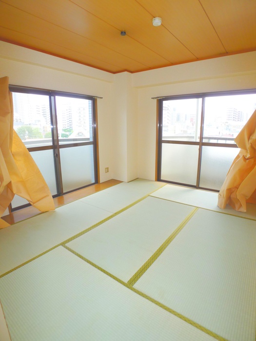 Living and room