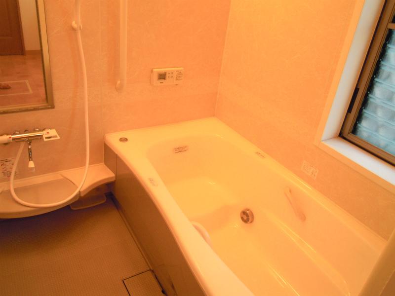 Bathroom. Indoor (12 May 2013) Shooting