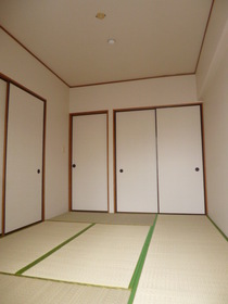Living and room. Japanese-style room 6 quires ・ Storage room