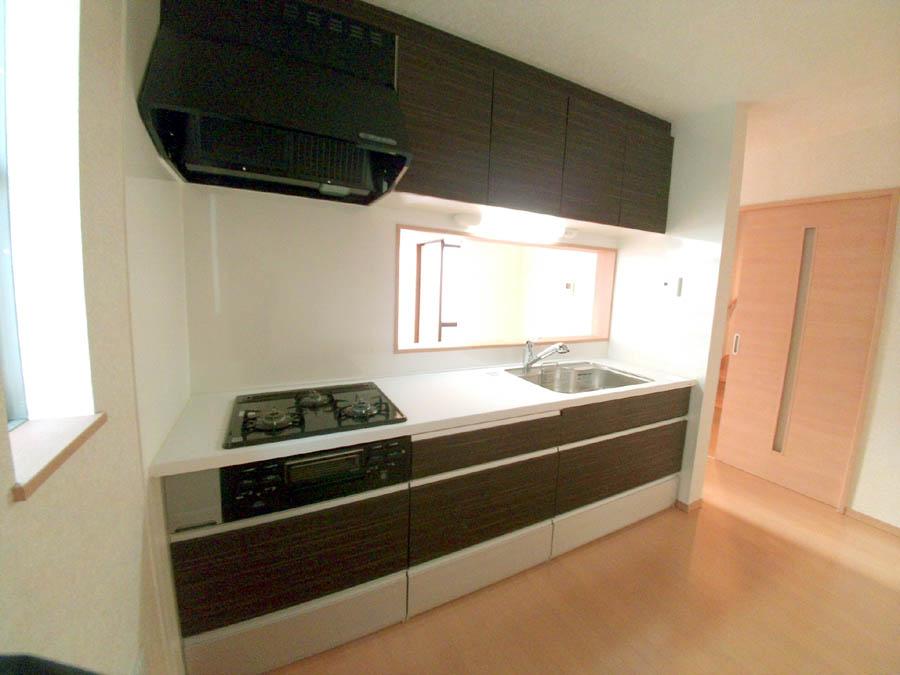 Kitchen. Was building completed. Such as the actual image from per yang, We have to wait all the time so you can see directly.