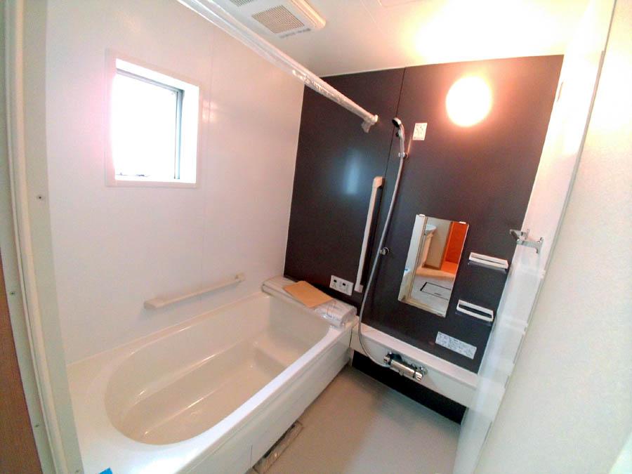 Bathroom. Was building completed. Such as the actual image from per yang, We have to wait all the time so you can see directly.