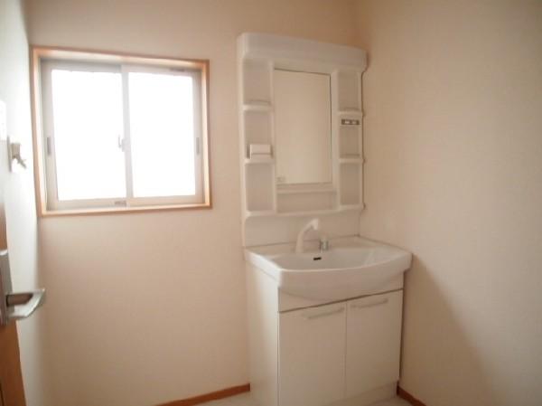 Wash basin, toilet