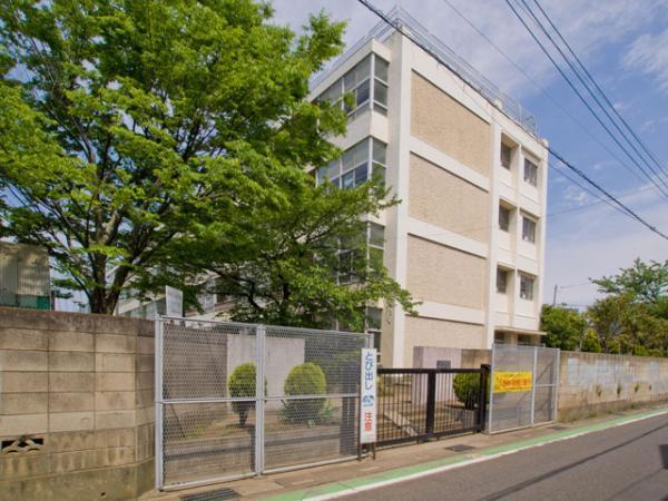 Primary school. 400m Kawaguchi Municipal Shibahinotsume elementary school to elementary school