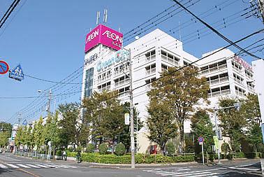 Shopping centre. Aeon Mall Kawaguchi 600m to Green City