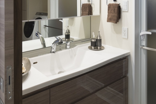 Bathroom vanity. Is happy to care can also comfortably at the counter-integrated. You can also securely storing small items in the three-sided mirror back.