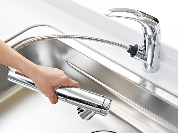 Kitchen.  [Water purifier integrated shower faucet] Switching of water purification is one-touch. Sink of care in a flexible hose is easy to.