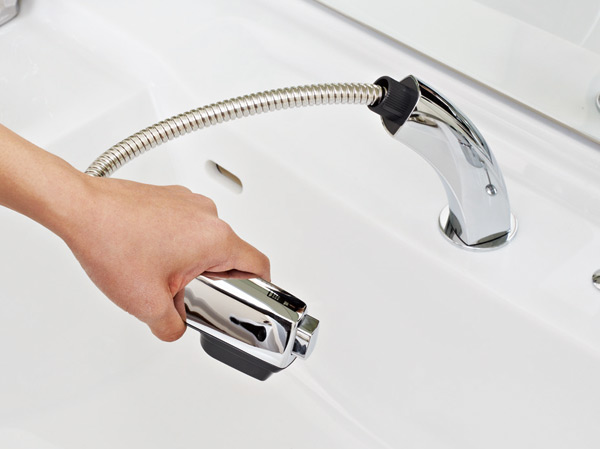 Bathing-wash room.  [Shower Faucets] Is a handy shower faucet can also be used in the shower if pulled out the nozzle.